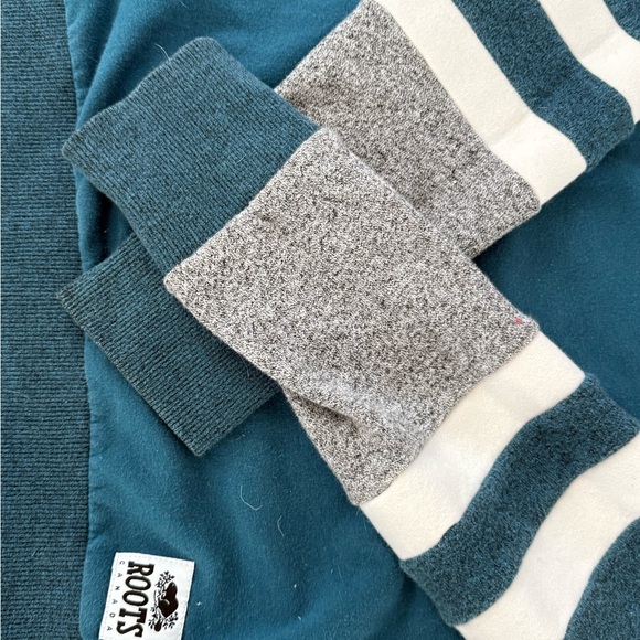 Roots Canada Sweatshirt Vintage Roots Canada Jumper Pullover Crewneck Teal - Picture 4 of 4